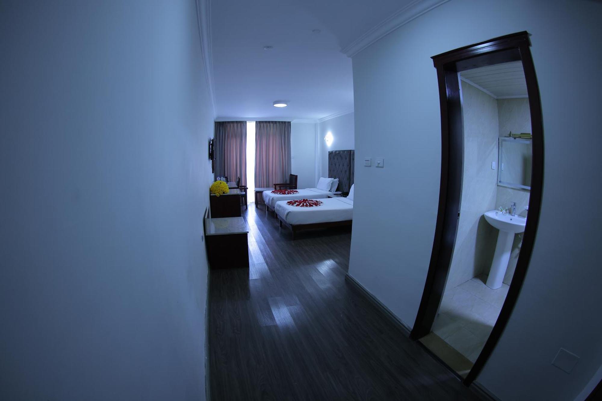 Trinity Hotel Аддис-Абеба Экстерьер фото