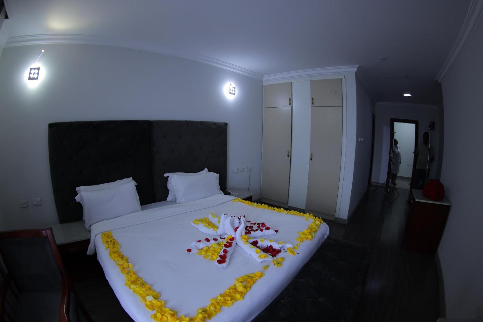 Trinity Hotel Аддис-Абеба Экстерьер фото